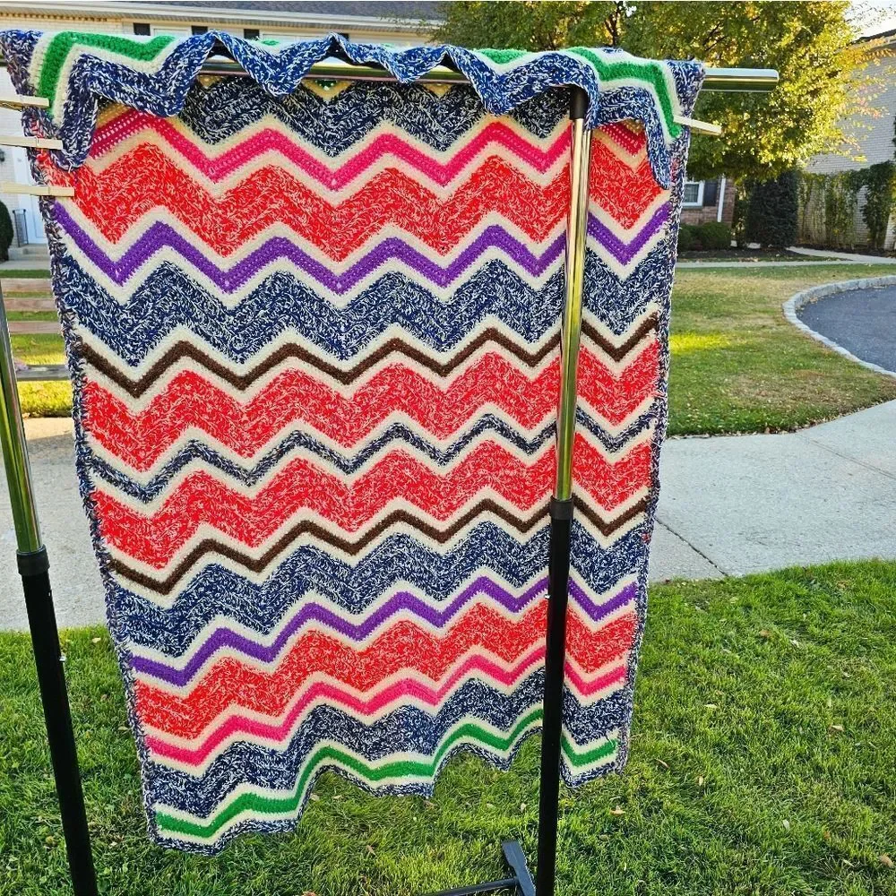 VTG Zig Zag Chevron Handmade Multicolored Wool Afghan Sofa Throw.